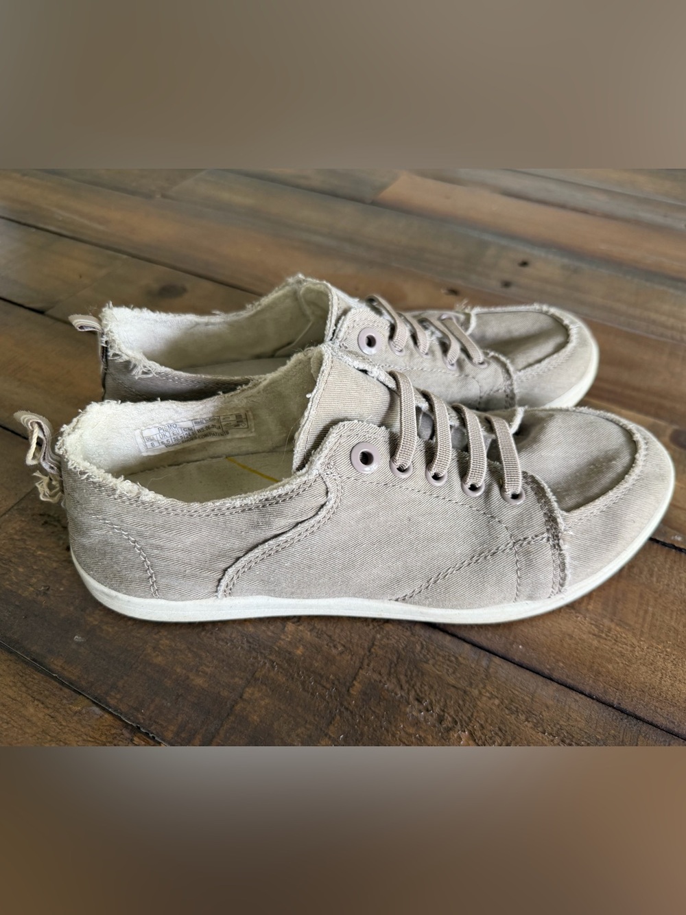 Vionic Beach Sneakers - Women's Beige Canvas Lace-Up